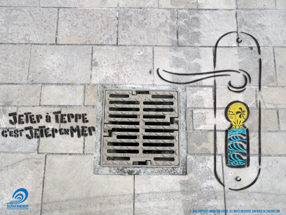 Surfrider Foundation Europe – Riverine Input Project: Ocean view through a keyhole (street art mockup)